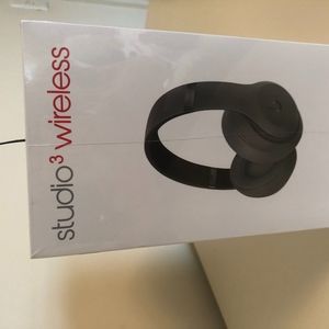 BRAND NEW BEATS STUDIO 3 WIRELESS *NEVER OPENED*